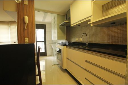 7_photo/94dce3f58b.37f9a67197c2f5be-ATLAS-b9688470-9bca-41f7-8d5a-10fd855422fd.jpg de apartamento para alugar com 2 quartos, 63m² em Centro, Curitiba