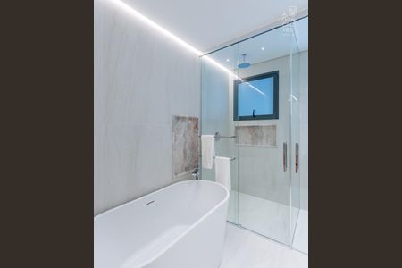 8_photo/94dce3f597.a09984f9c449dce3-ATLAS-17faced8-080e-4a7e-aa5c-cde00a2a4032.jpg de apartamento à venda com 3 quartos, 174m² em Centro, Curitiba