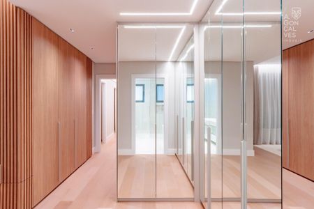 11_photo/94dce3f597.a09984f9c449dce3-ATLAS-3bd3399b-4e46-488d-b443-22bb90e39305.jpg de apartamento à venda com 3 quartos, 174m² em Centro, Curitiba