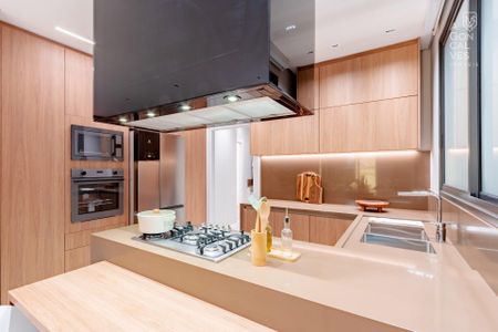 12_photo/94dce3f597.a09984f9c449dce3-ATLAS-7cd8c63e-4ee5-4fae-a9fa-8464ed7853dc.jpg de apartamento à venda com 3 quartos, 174m² em Centro, Curitiba