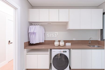 31_photo/94dce3f597.f91a7bf774741b78-ATLAS-531b2fbc-0a26-4e8c-a9be-33c952ebbbeb.jpg de apartamento à venda com 3 quartos, 174m² em Centro, Curitiba