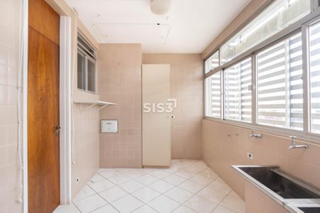 9_photo/94dce3f5ef.9e0eb7b6f3ee133f-ATLAS-391d5ea1-8592-4001-8c0e-8309977b8e8a.jpg de apartamento à venda com 4 quartos, 241m² em Água Verde, Curitiba