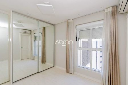 6_photo/94dce3f60f.08afe9e7eafb73ae-ATLAS-62dbcb5d-4c84-4b9d-951d-9b3c77b21a6b.jpg de apartamento à venda com 3 quartos, 302m² em Centro, Curitiba