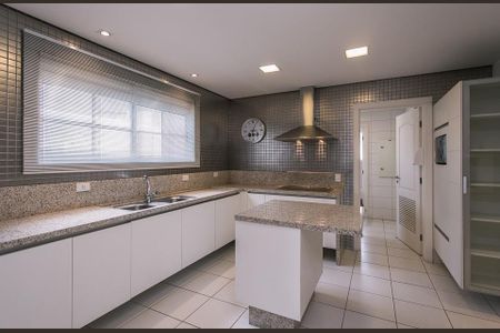 35_photo/94dce3f60f.ec7c23d4a42a154c-ATLAS-040e66c7-295c-4c32-9a92-ceaf3e370fe8.jpg de apartamento à venda com 4 quartos, 409m² em Centro, Curitiba