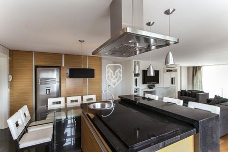 12_photo/94dce3f60f.ec7c23d4a42a154c-ATLAS-2f2b9ac2-469b-494b-be3d-0f5558bfcb8d.jpg de apartamento à venda com 4 quartos, 409m² em Centro, Curitiba