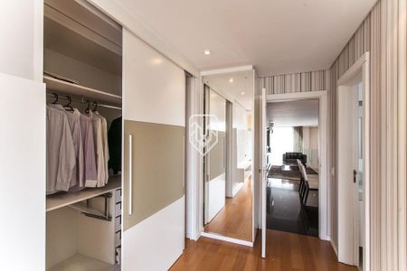 22_photo/94dce3f60f.ec7c23d4a42a154c-ATLAS-d9514e7b-4640-46b2-9aa1-1d39484e30c0.jpg de apartamento à venda com 4 quartos, 409m² em Centro, Curitiba