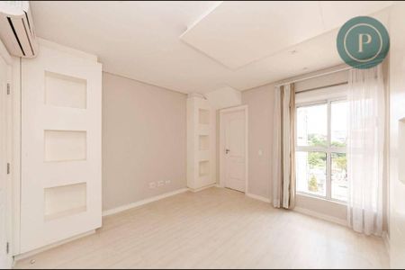 10_photo/94dce3f613.38e02ce50ce29b58-ATLAS-4befb2a6-40dd-4235-bbd9-13529dbb0c2f.jpg de apartamento à venda com 4 quartos, 366m² em Centro, Curitiba