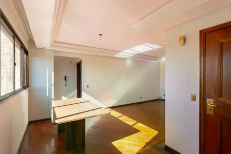 8_photo/94dce3f639.63bb9c76d918f500-ATLAS-1cae0e4e-e397-42bd-8958-602a69f67bd1.jpg de apartamento para alugar com 4 quartos, 283m² em Centro, Curitiba