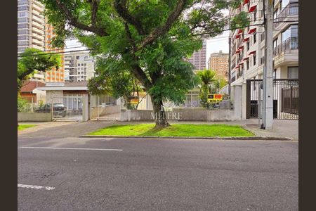 10_photo/94dce3f655.eb9c75db1dc8431c-ATLAS-984a5e76-e15c-4331-841d-961ed5eadb37.jpg de casa à venda com 4 quartos, 230m² em Mercês, Curitiba