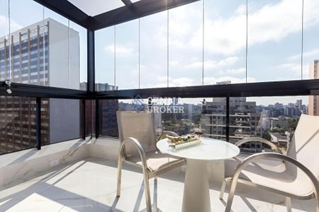 3_photo/94dce3f6b9.e9f7fe0d28d0f4a0-ATLAS-15432a49-72f7-46f4-833e-1a07c356cde4.jpg de apartamento à venda com 3 quartos, 394m² em Bigorrilho, Curitiba