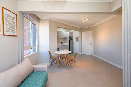 7_photo/94dce3f6cf.0224a692f5fbe428-ATLAS-b8627a29-cf99-4b86-9bb1-10cfaf07d8e7.jpg de apartamento à venda com 2 quartos, 53m² em São Francisco, Curitiba