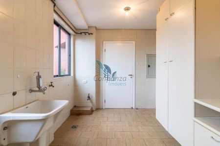 9_photo/94dce3f6e9.4d5f998e3e6d7143-ATLAS-322dbb75-b53e-419d-80cb-e2f9f00ae7f3.jpg de apartamento para alugar com 3 quartos, 194m² em São Francisco, Curitiba