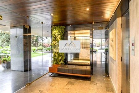 8_photo/94dce3f6eb.d56c0af814662021-ATLAS-55b0813e-8dd5-40ba-a71d-61baf02e6cef.jpg de apartamento à venda com 3 quartos, 218m² em Batel, Curitiba