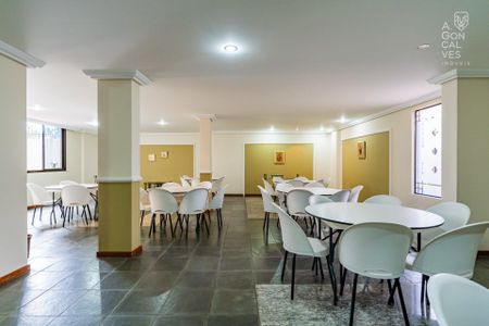 22_photo/94dce3f745.12a2b0476dbbf66e-ATLAS-4a43a8b0-9647-46e1-a76a-7cc83c0f2df7.jpg de apartamento à venda com 3 quartos, 156m² em Centro, Curitiba