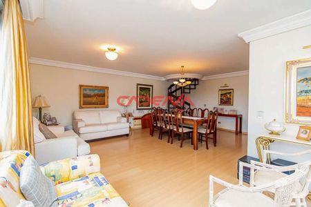 8_photo/94dce3f745.6e795dfd64e180cd-ATLAS-11dc88c0-f34d-44f9-a2f3-e76da9e6e22f.jpg de apartamento à venda com 3 quartos, 202m² em Centro, Curitiba