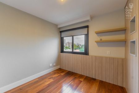 20_photo/94dce3f745.b54980f3c2d2bec8-ATLAS-33eb54b5-2fe9-4d5e-8da0-8fb1f604793b.jpg de apartamento à venda com 3 quartos, 156m² em Centro, Curitiba