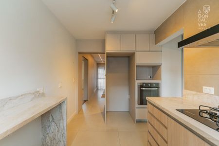 13_photo/94dce3f745.b54980f3c2d2bec8-ATLAS-6f3ff06c-a702-434b-bc8a-a3c5c9e22128.jpg de apartamento à venda com 3 quartos, 156m² em Centro, Curitiba