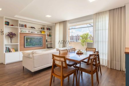 2_photo/94dce3f7c3.a2cb8aff5c628af9-ATLAS-ec48e8a6-caad-483b-a765-120305b0e26c.jpg de apartamento à venda com 3 quartos, 118m² em Mercês, Curitiba