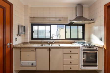 14_photo/94dce3f7e7.4b4f27f7f92832dd-ATLAS-91735224-df17-42e9-b395-599395b50463.jpg de apartamento à venda com 4 quartos, 208m² em Centro, Curitiba