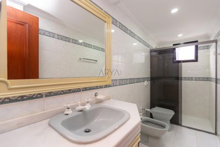 2_photo/94dce3f7e7.4b4f27f7f92832dd-ATLAS-f83ae134-0670-4e8c-bd6a-2c9077b69a9b.jpg de apartamento à venda com 4 quartos, 208m² em Centro, Curitiba
