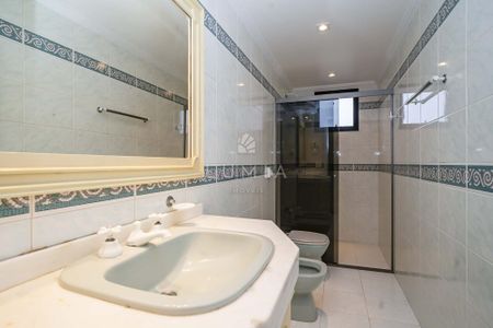 4_photo/94dce3f7e7.e1b0791f8350fa84-ATLAS-14dcc3a7-b367-4dc8-857a-64e288066402.jpg de apartamento à venda com 4 quartos, 209m² em Centro, Curitiba