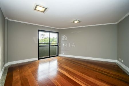 5_photo/94dce3f7e7.e1b0791f8350fa84-ATLAS-18730792-9a8e-4e3e-88d2-312684d4611f.jpg de apartamento à venda com 4 quartos, 209m² em Centro, Curitiba