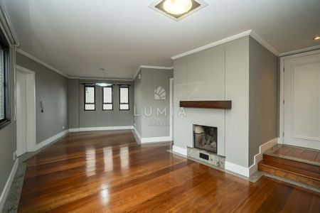 7_photo/94dce3f7e7.e1b0791f8350fa84-ATLAS-1f4db19d-bf4a-4ed9-a7a0-af5f068779fe.jpg de apartamento à venda com 4 quartos, 209m² em Centro, Curitiba