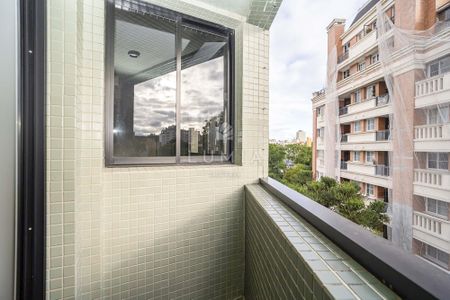 28_photo/94dce3f7e7.e1b0791f8350fa84-ATLAS-56764d80-942a-429e-9ea3-c71bd8d1808a.jpg de apartamento à venda com 4 quartos, 209m² em Centro, Curitiba