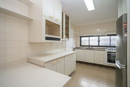 18_photo/94dce3f7e7.e1b0791f8350fa84-ATLAS-742a6af7-c57d-48d9-be7a-914fd650a645.jpg de apartamento à venda com 4 quartos, 209m² em Centro, Curitiba