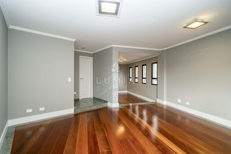 12_photo/94dce3f7e7.e1b0791f8350fa84-ATLAS-865f368c-1bc9-46ca-9a69-0b371fdf2b68.jpg de apartamento à venda com 4 quartos, 209m² em Centro, Curitiba