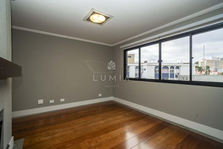 5_photo/94dce3f7e7.e1b0791f8350fa84-ATLAS-9c7c598f-bb37-46ef-ac4e-d52dfcf4e8d9.jpg de apartamento à venda com 4 quartos, 209m² em Centro, Curitiba