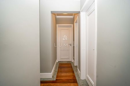 21_photo/94dce3f7e7.e1b0791f8350fa84-ATLAS-cc63413c-d1c2-46c6-8627-167f29eadbd3.jpg de apartamento à venda com 4 quartos, 209m² em Centro, Curitiba