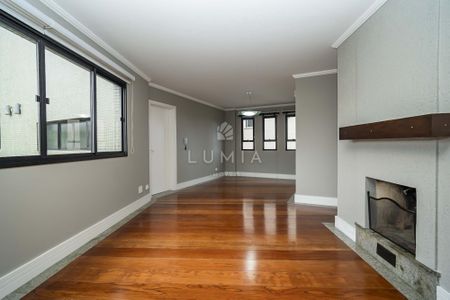 2_photo/94dce3f7e7.e1b0791f8350fa84-ATLAS-dbd8a2dc-83d6-4936-ab28-ea48c563bf60.jpg de apartamento à venda com 4 quartos, 209m² em Centro, Curitiba