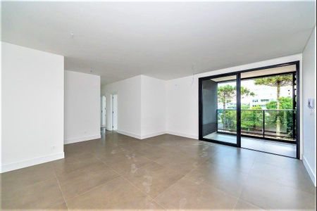 5_photo/94dce3f7f9.45f02ef6bff41bc6-ATLAS-d131b7a7-b9d8-4232-96e0-52a3c0c9ad49.jpg de apartamento à venda com 3 quartos, 121m² em Centro, Curitiba