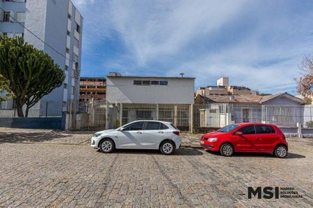 5_photo/94dce3f839.86fa7c56df5ec564-ATLAS-9a69a0e2-bb42-492e-8fbd-216c7d729150.jpg de casa à venda com 4 quartos, 224m² em Mercês, Curitiba