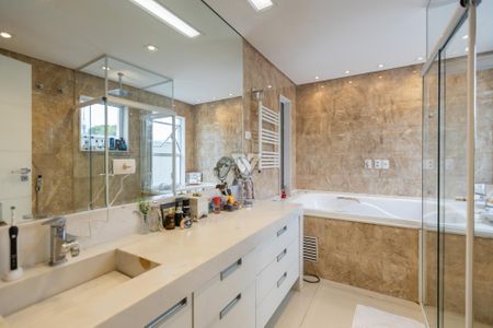 2_photo/94dce3f8d5.cba9474eaf1c4fd4-ATLAS-60b9e094-70b6-4429-9e19-d3956d88d2dc.jpg de casa à venda com 4 quartos, 743m² em Mercês, Curitiba