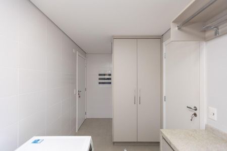 10_photo/94dce3f8f9.2faafcce8f09f311-ATLAS-07458446-4d5d-4464-942e-6be0303fcc6b.jpg de apartamento à venda com 3 quartos, 153m² em Centro, Curitiba