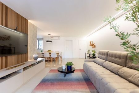 3_photo/94dce3f8f9.2faafcce8f09f311-ATLAS-5208410f-04c0-4f14-9f75-ae7f651c49c0.jpg de apartamento à venda com 3 quartos, 153m² em Centro, Curitiba