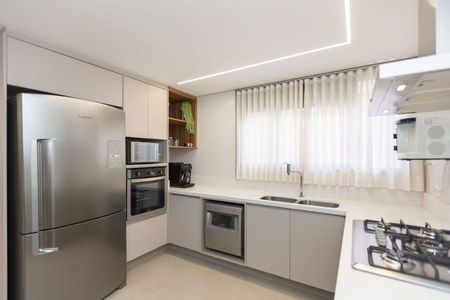 8_photo/94dce3f8f9.2faafcce8f09f311-ATLAS-cbac084a-56f9-43b9-a689-b030c228dec1.jpg de apartamento à venda com 3 quartos, 153m² em Centro, Curitiba