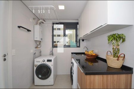 1_photo/94dce3f8f9.4bd2615f33144f40-ATLAS-9bf5100f-ac4a-4419-bce1-dddf63bf76ee.jpg de apartamento à venda com 3 quartos, 151m² em Centro, Curitiba