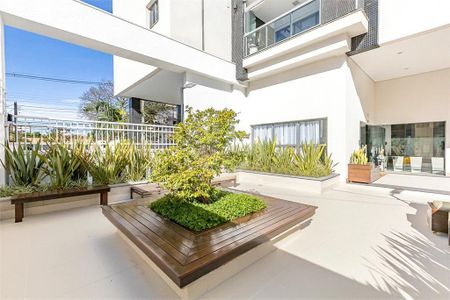 43_photo/94dce3f939.2f15d505e37c7ac5-ATLAS-fac66569-6513-4747-a0d3-e9be98310d5e.jpg de apartamento à venda com 3 quartos, 88m² em Água Verde, Curitiba