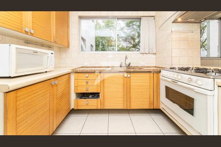 14_photo/94dce3f975.d0e40fa039cd5cef-ATLAS-ef7419b9-0e17-4ea4-9db2-0429d79431bb.jpg de apartamento à venda com 4 quartos, 200m² em Mercês, Curitiba