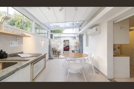 7_photo/94dce3fa3d.236adc3a7aec7b6a-ATLAS-90f6d3a8-20a3-4f88-a5f5-bc7ca9af5b97.jpg de kitnet/studio à venda com 1 quarto, 38m² em Mercês, Curitiba