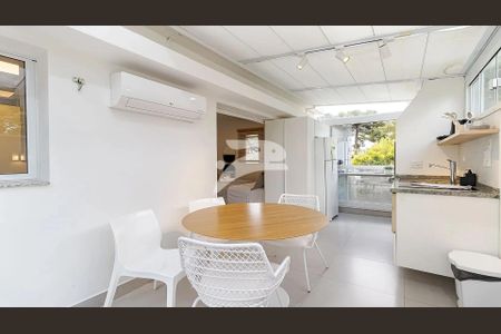 13_photo/94dce3fa3d.236adc3a7aec7b6a-ATLAS-9b44574c-38ef-4a70-9aa1-2e335dd16fea.jpg de kitnet/studio à venda com 1 quarto, 38m² em Mercês, Curitiba