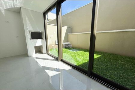 37_photo/94dce3fc27.54aece7605d3c183-ATLAS-1151ff3d-ebb2-453f-a8cb-414d96d0f5be.jpg de casa à venda com 3 quartos, 189m² em Mercês, Curitiba