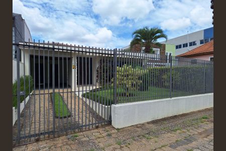 5_photo/94dce3fca7.3a37fa67e20dd3de-ATLAS-0f30187d-90c6-4a45-9209-3d94fba4f9a4.jpg de casa à venda com 6 quartos, 320m² em Mercês, Curitiba