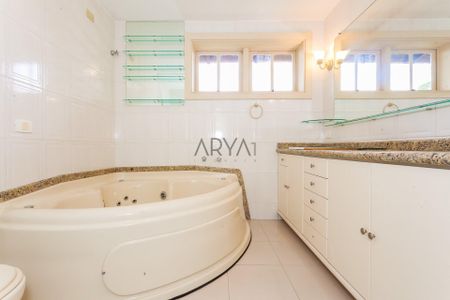 10_photo/94dce3ff6d.4c157fceb05af543-ATLAS-4d68324d-6dcd-4351-af9d-84780c693874.jpg de casa à venda com 7 quartos, 484m² em São Francisco, Curitiba