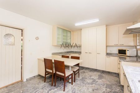 14_photo/94dce3ff6d.4c157fceb05af543-ATLAS-7a3ddbf2-a7c0-457f-a6f8-bcd2ebf34139.jpg de casa à venda com 7 quartos, 484m² em São Francisco, Curitiba