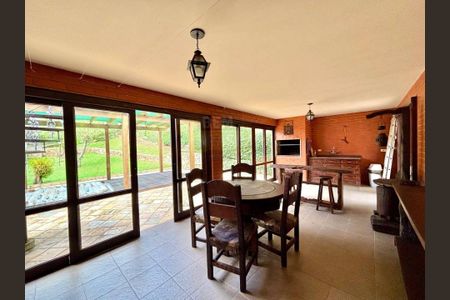 48_photo/94dce3ff9b.98a2f1197ddc2320-ATLAS-92c8c1f8-bb99-4193-afd7-7a97385d6b7d.jpg de casa à venda com 5 quartos, 440m² em São Francisco, Curitiba