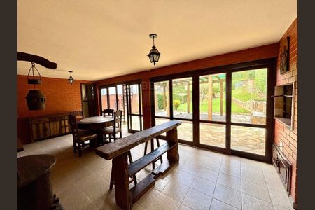 47_photo/94dce3ff9b.98a2f1197ddc2320-ATLAS-cbca92f3-c0ad-44bb-9fbb-80358b712a1c.jpg de casa à venda com 5 quartos, 440m² em São Francisco, Curitiba